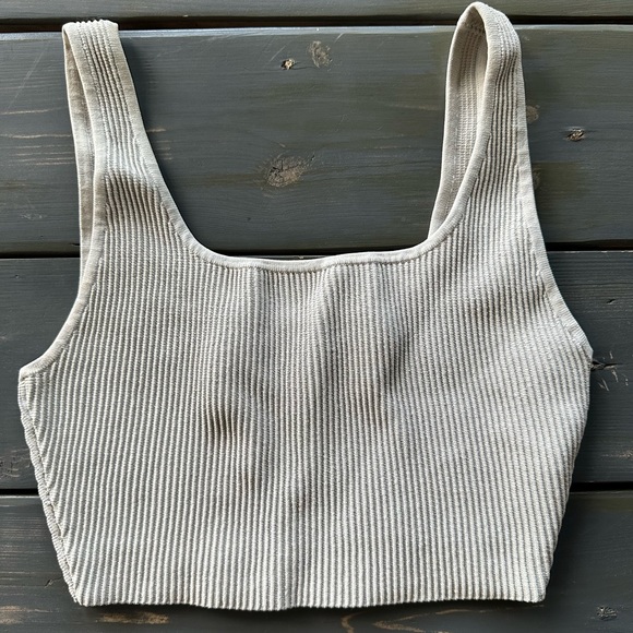 ARITZIA BABATON SCULPT KNIT CROP TOP - Picture 2 of 3